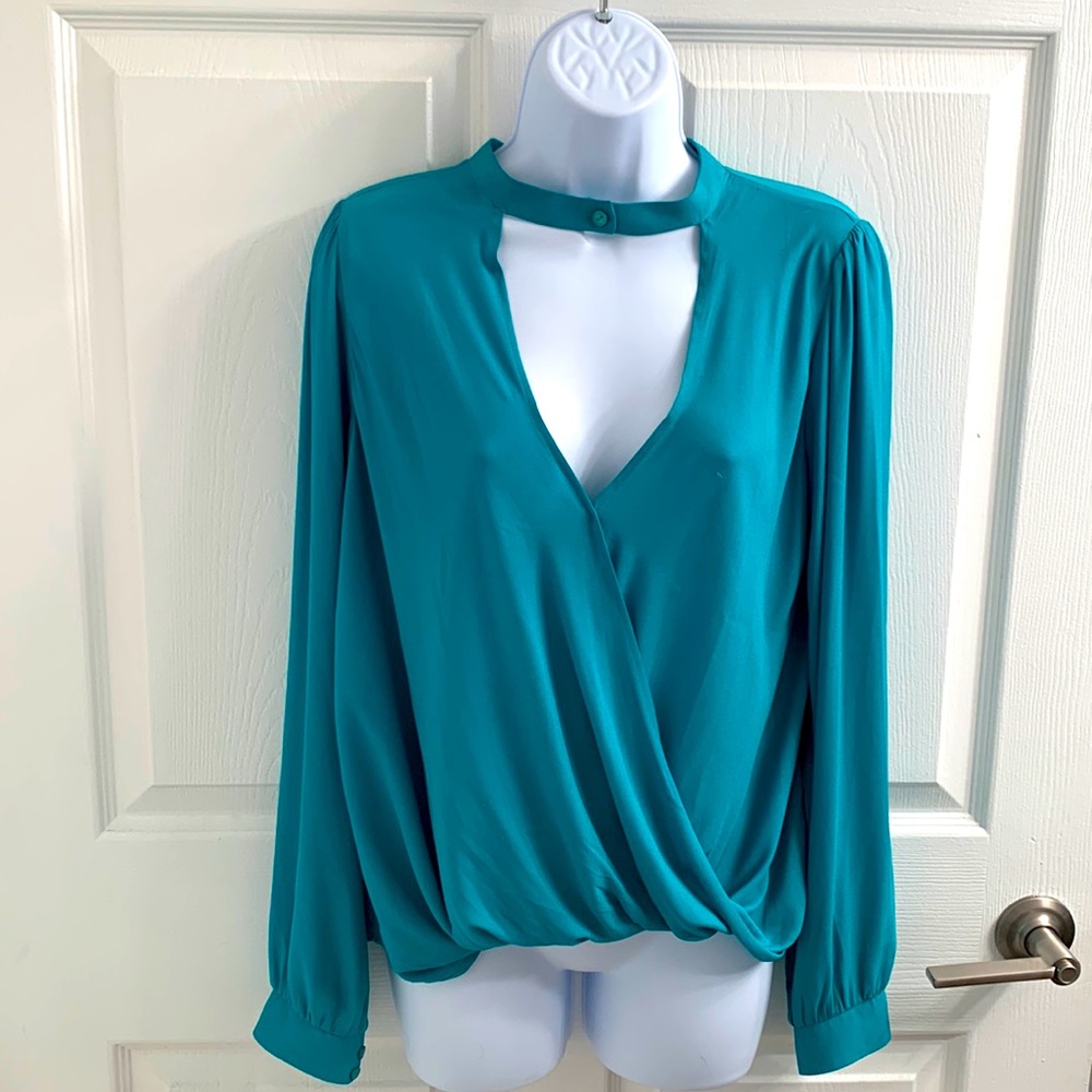 Lush wrap top